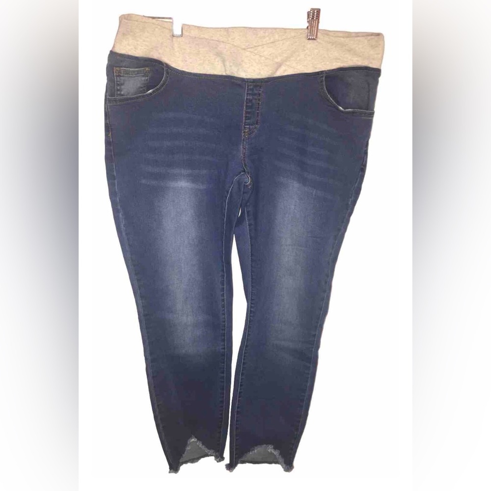 Women  Crop Jeans With Elastic Gary Waist Size XXL Waist 19” Rise 9” Long 37”